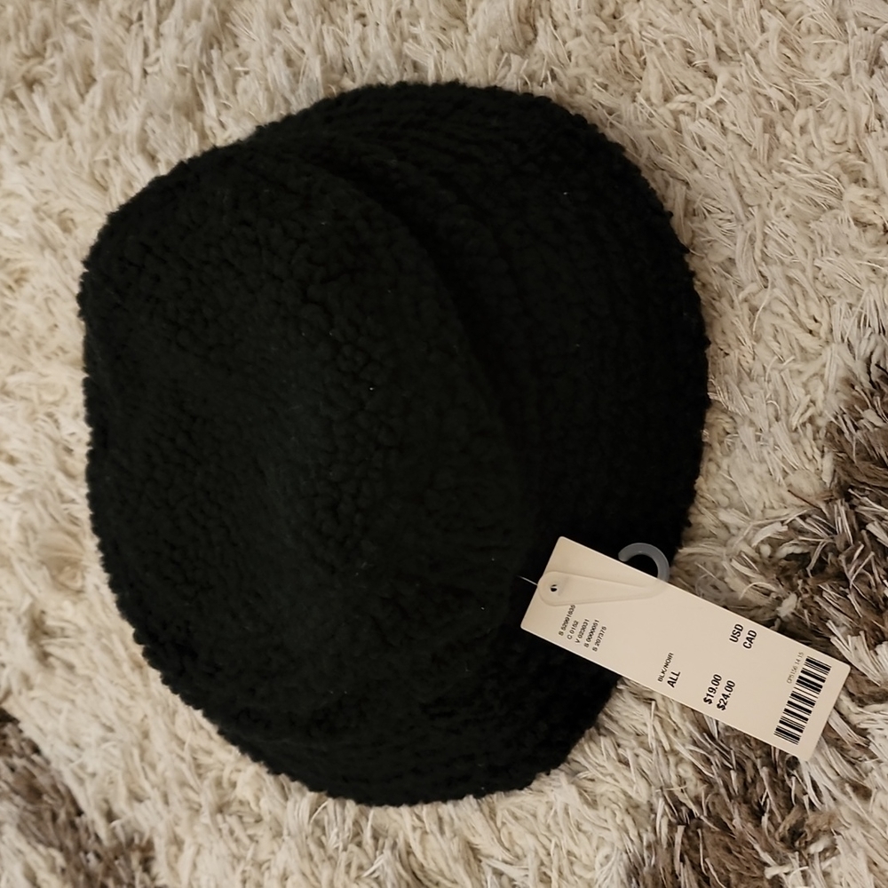 Urban outfitters cute bucket hat